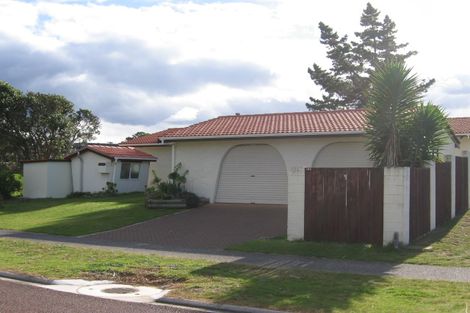 Photo of property in 100 Pauanui Boulevard, Pauanui, Hikuai, 3579