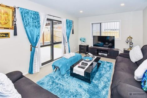 Photo of property in 54c Cambridge Terrace, Papatoetoe, Auckland, 2025