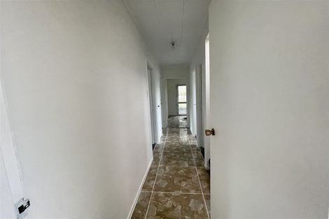 Photo of property in 18 Pankhurst Place, Sunnyvale, Auckland, 0612