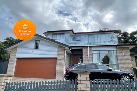 Photo of property in 19 Barnsley Place, Henderson, Auckland, 0612