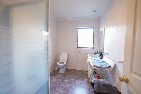 Photo of property in 25 Rosebank Avenue, Kelvin Grove, Palmerston North, 4414