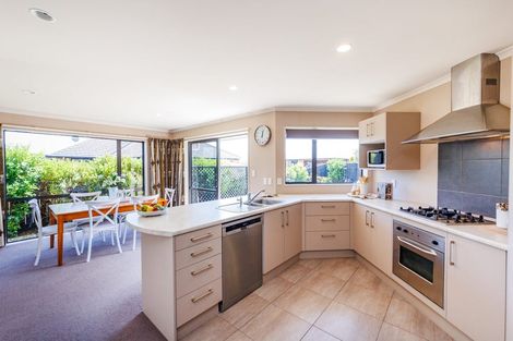 Photo of property in 4 Nevada Way, Kelvin Grove, Palmerston North, 4414