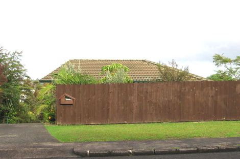 Photo of property in 3 Eyre Street, Henderson, Auckland, 0612