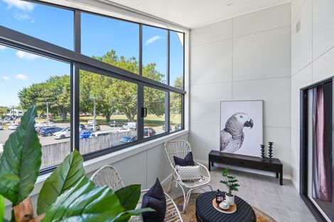 Photo of property in 2/15 Cook Street, Hamilton East, Hamilton, 3216