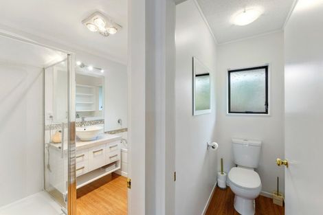 Photo of property in 5 Oakwood Grove, Paraparaumu Beach, Paraparaumu, 5032