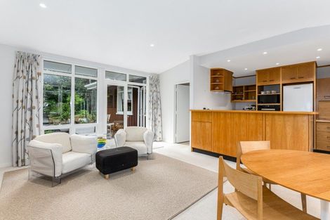 Photo of property in 5 Christina Grove, Normandale, Lower Hutt, 5010