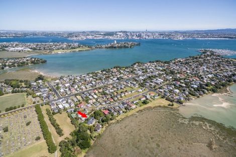 Photo of property in 109 Beresford Street, Bayswater, Auckland, 0622