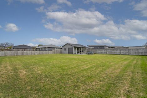 Photo of property in 15 Alf Simpson Drive, Whitianga, 3510