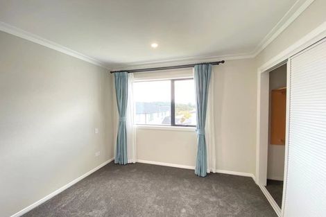 Photo of property in 15 Craigs Way, Hobsonville, Auckland, 0616