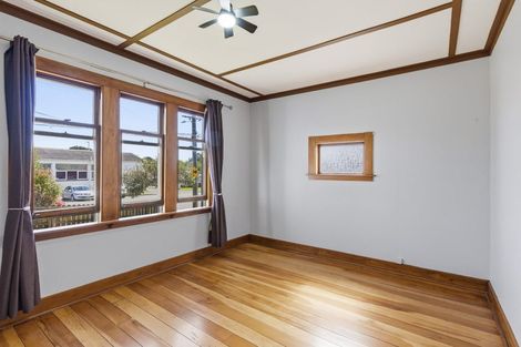 Photo of property in 42 Hinemoa Street, Paraparaumu, 5032