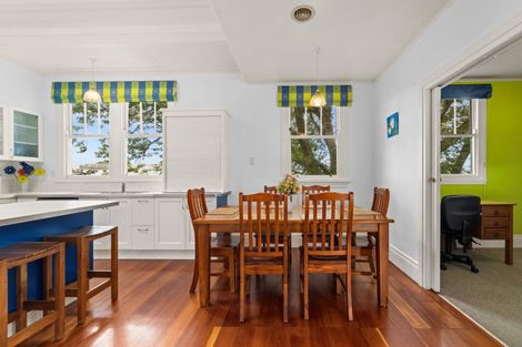 Photo of property in 11 Thompson Road, Bluff Hill, Napier, 4110