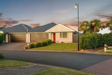 Photo of property in 6 Date Crescent, Aidanfield, Christchurch, 8025