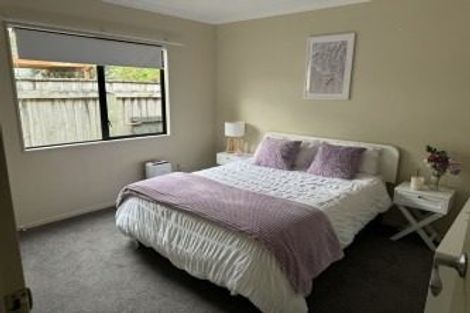 Photo of property in 73 Guildford Drive, Paraparaumu, 5032