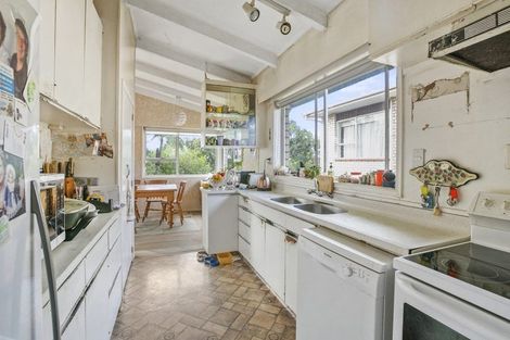 Photo of property in 48 Woodleigh Street, Frankleigh Park, New Plymouth, 4310