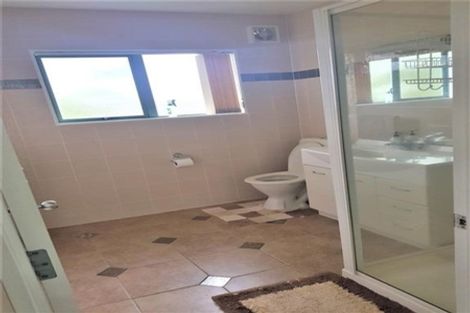 Photo of property in 3 Trotting Terrace, Fairview Heights, Auckland, 0632