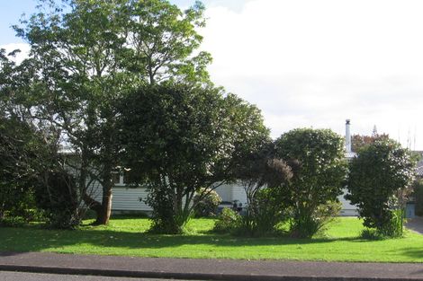 Photo of property in 1/3 River Road, Te Atatu Peninsula, Auckland, 0610