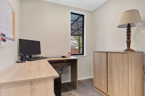 Photo of property in 4 Thackeray Place, Owhata, Rotorua, 3010