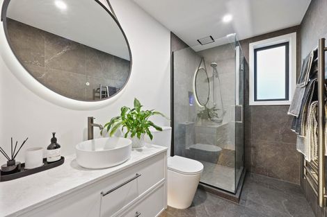 Photo of property in 2 Somerville Road, Shelly Park, Auckland, 2014