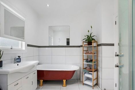 Photo of property in 16 Red Hill Road, Red Hill, Papakura, 2110