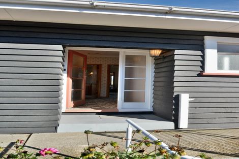 Photo of property in 2 Brooklyn Street, Green Island, Dunedin, 9018