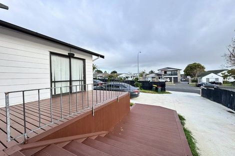 Photo of property in 100 Everglade Drive, Totara Heights, Auckland, 2105