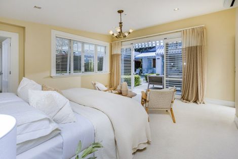 Photo of property in 33 Cheltenham Road, Devonport, Auckland, 0624