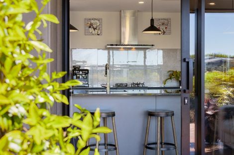 Photo of property in 30 Ferndale Drive, Waikanae, 5036