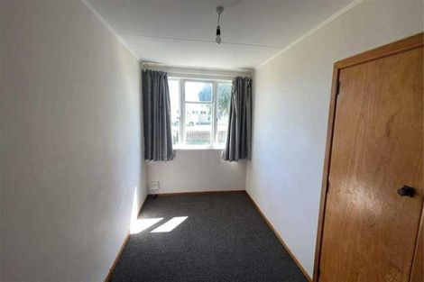 Photo of property in 12 Gibbons Crescent, Castlecliff, Whanganui, 4501