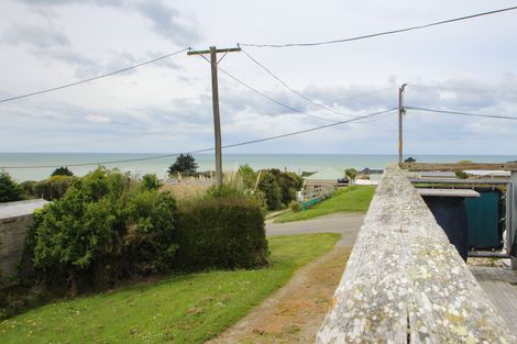 Photo of property in 16 Stirling Street, Kakanui, Oamaru, 9495