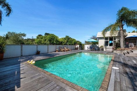 Photo of property in 166 Stapleford Crescent, Browns Bay, Auckland, 0630