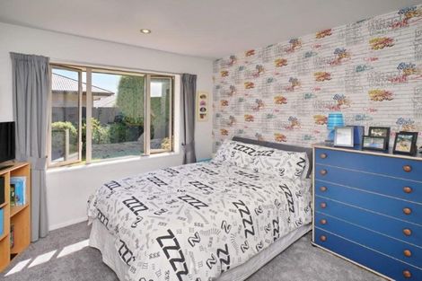 Photo of property in 10 Tawa Place, Parklands, Christchurch, 8083