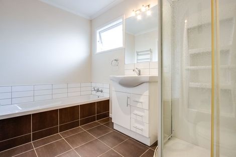 Photo of property in 4 Carl Avenue, Havelock North, 4130