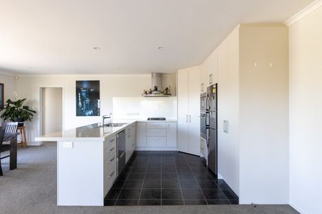 Photo of property in 74 Fernbrook Drive, Hurworth, New Plymouth, 4310