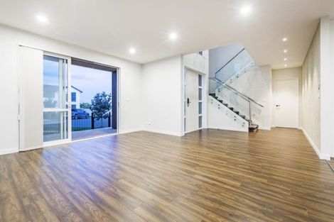 Photo of property in 8 Taraire Place, Orewa, 0931