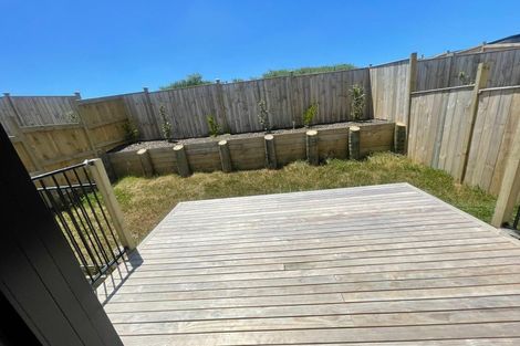 Photo of property in 18a Crestview Rise, Papakura, 2110