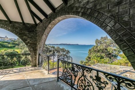 Photo of property in 27 Chelverton Terrace, Red Beach, 0932