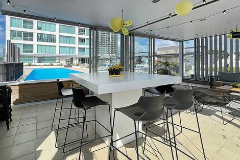 Photo of property in Sentinel Apartments, 2403/3 Northcroft Street, Takapuna, Auckland, 0622