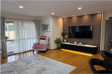 Photo of property in 16 Allington Road, Massey, Auckland, 0614