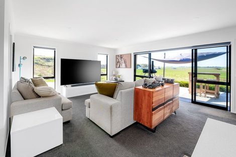 Photo of property in 411 Tuhikaramea Road, Temple View, Hamilton, 3290