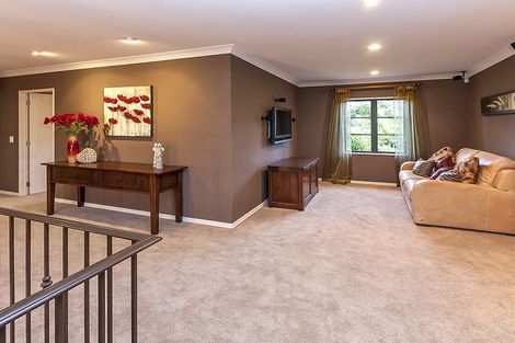 Photo of property in 124 John Brooke Crescent, East Tamaki Heights, Auckland, 2016