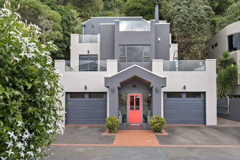 Photo of property in 203 Muritai Road, Eastbourne, Lower Hutt, 5013