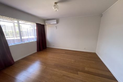 Photo of property in 12 Bosnyak Drive, Te Atatu South, Auckland, 0610