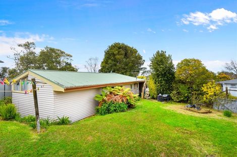 Photo of property in 5 Crystal Avenue, Glendene, Auckland, 0602