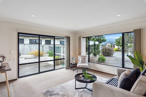 Photo of property in 26 Quadrant Heights, Paraparaumu, 5032