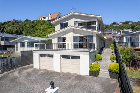 Photo of property in 168 Saint Andrews Road, Plimmerton, Porirua, 5026
