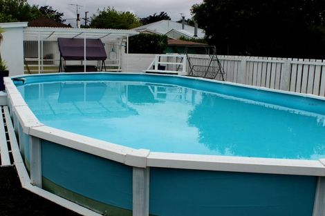 Photo of property in 35 Clifton Avenue, Carterton, 5713