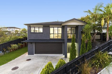 Photo of property in 12 San Casello Rise, Henderson, Auckland, 0612