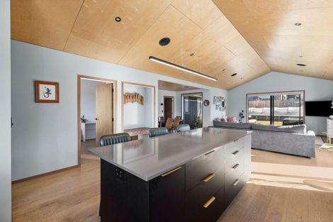 Photo of property in 9 Tahi Street, Albert Town, Wanaka, 9305