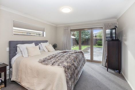 Photo of property in 15 Sovereign Gardens, Halswell, Christchurch, 8025