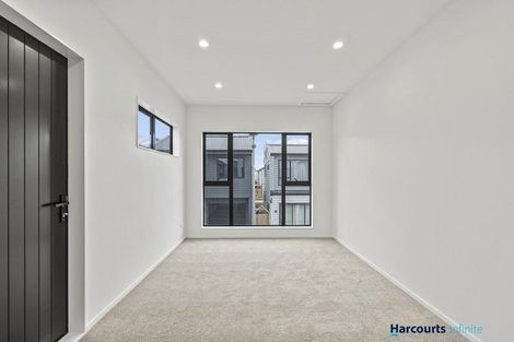 Photo of property in 32 Whare Kauri Road, Papakura, 2110